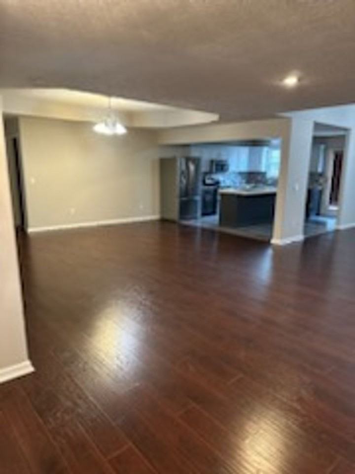 596 E Thornhill Dr - Photo 3 of 24