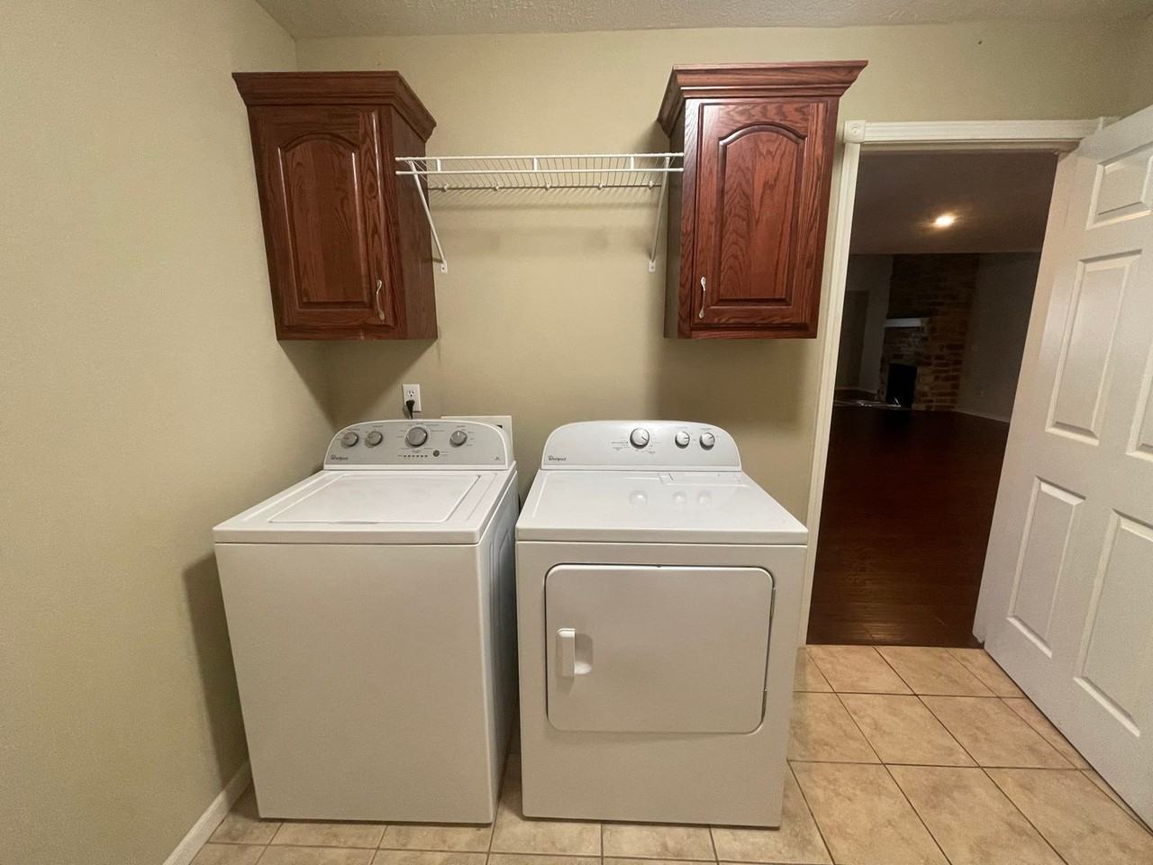 596 E Thornhill Dr - Photo 7 of 23