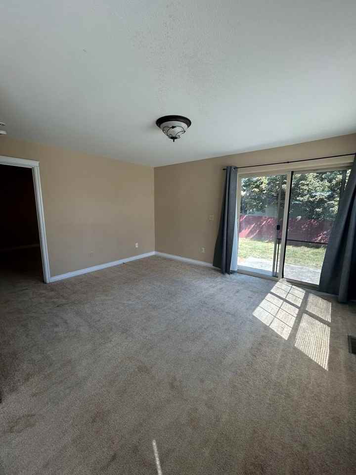 1227 14th Ave W - Photo 3 of 19