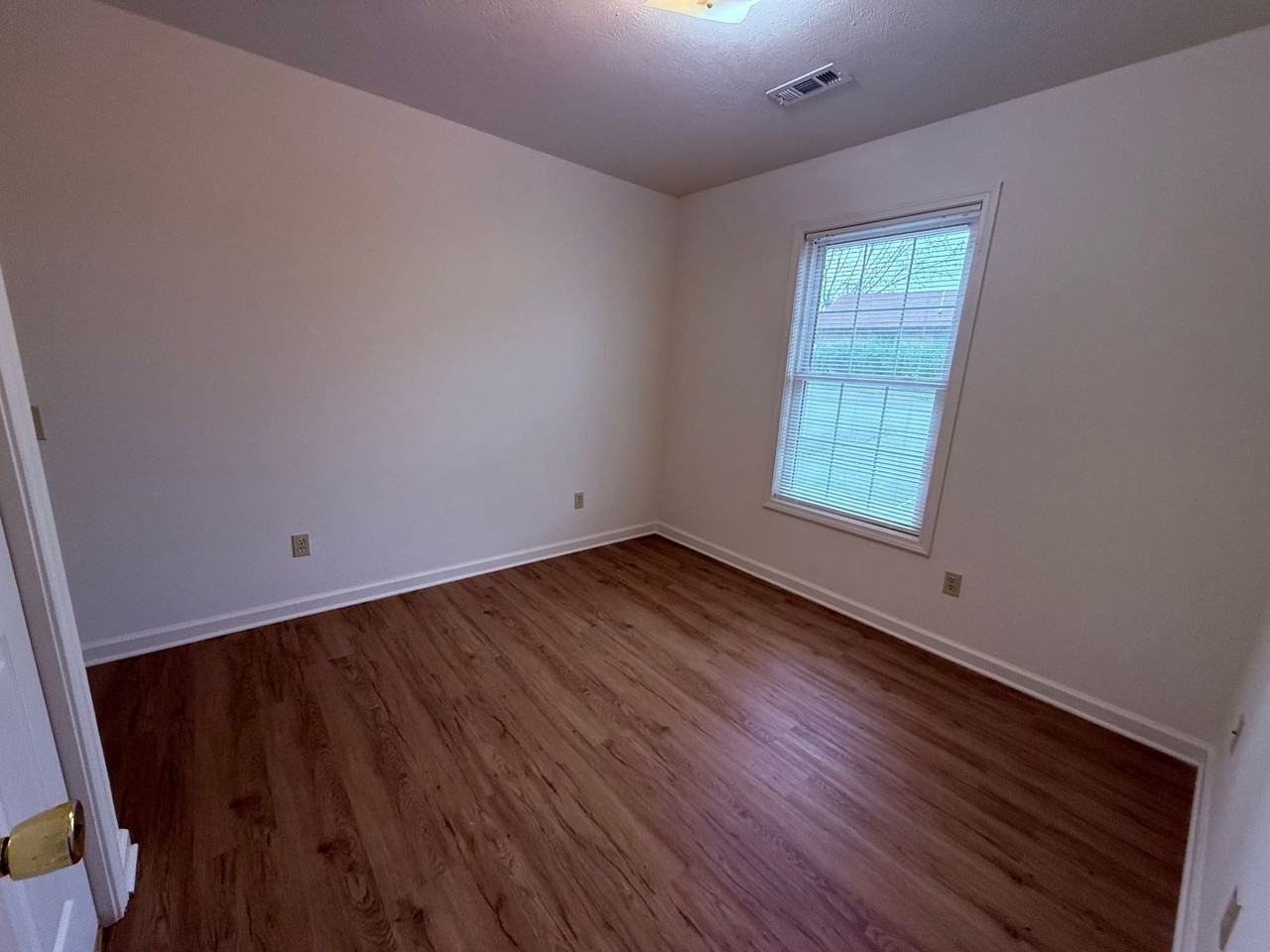 65 Majestic Dr - Photo 4 of 12