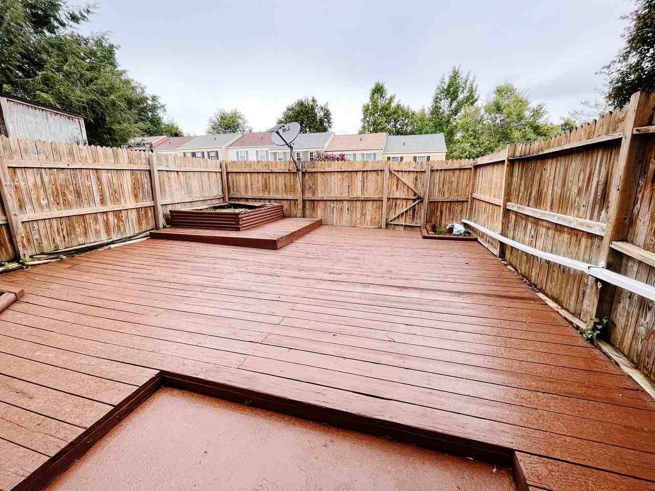 2712 Wellesley Ct - Photo 2 of 21