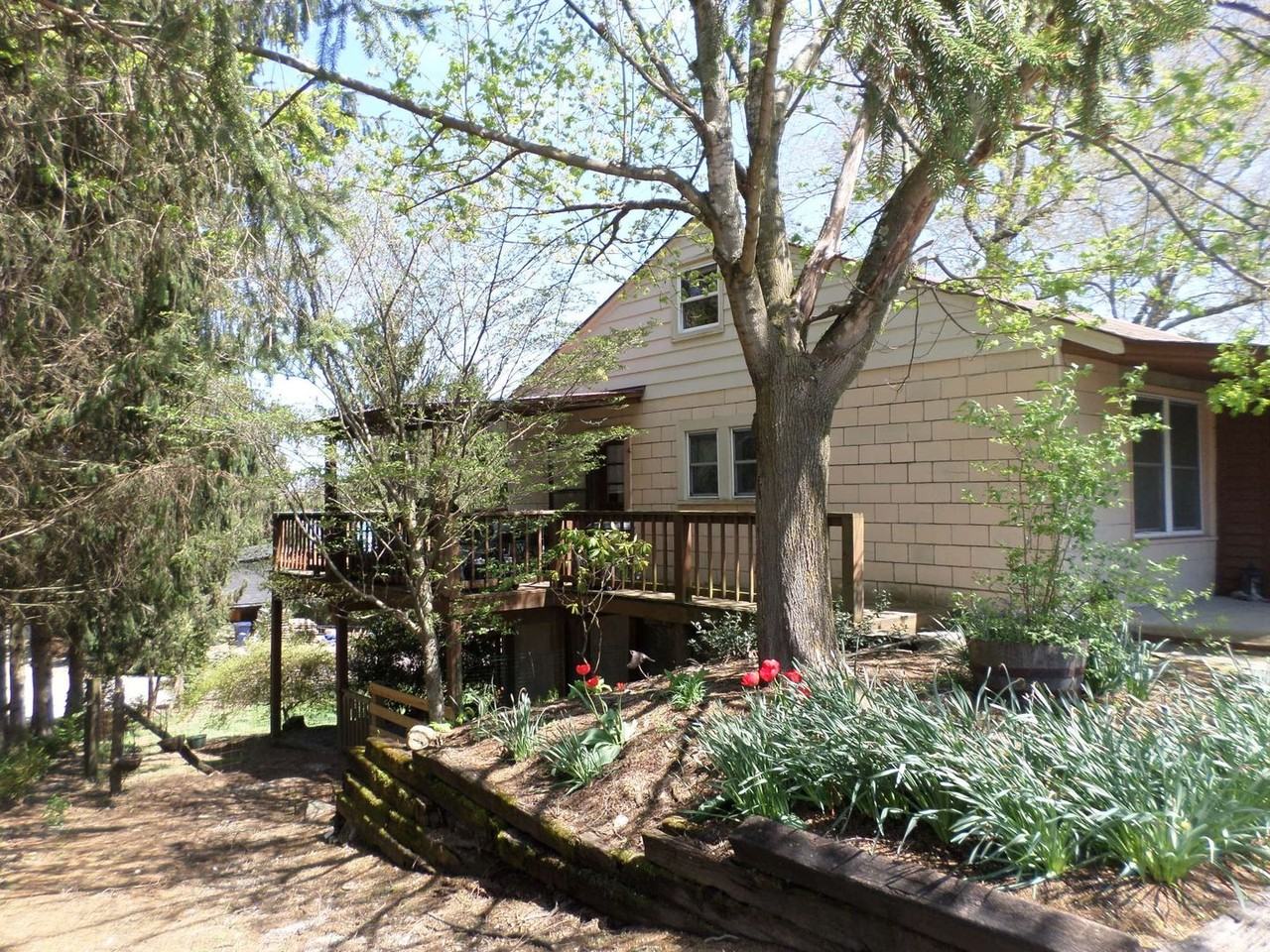 1806 Brooksfield Rd - Photo 5 of 26