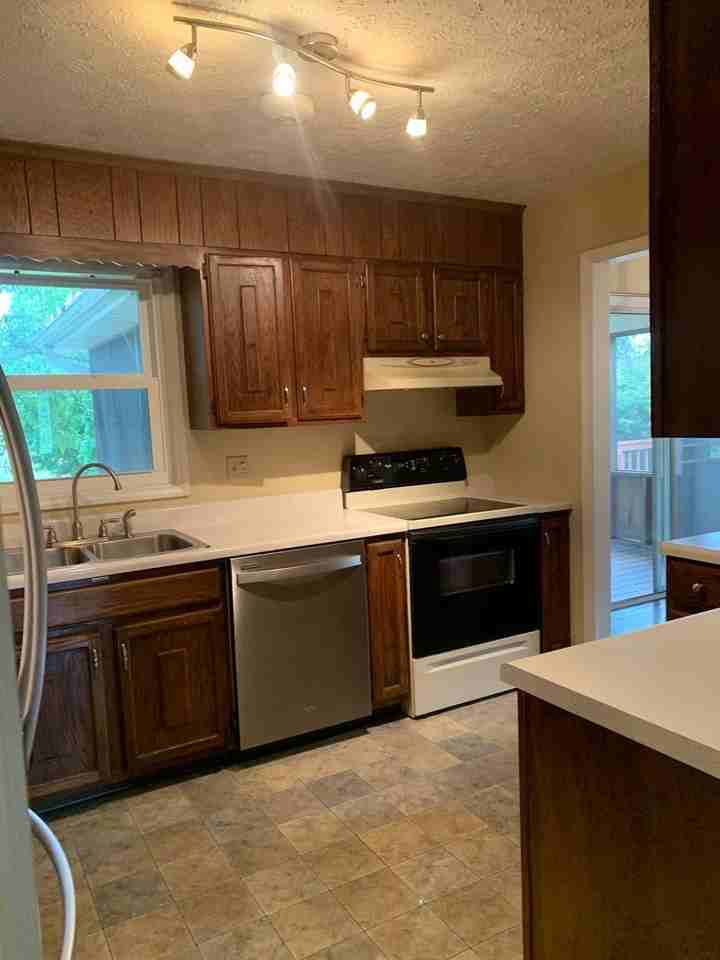 250 Majestic Dr - Photo 5 of 11