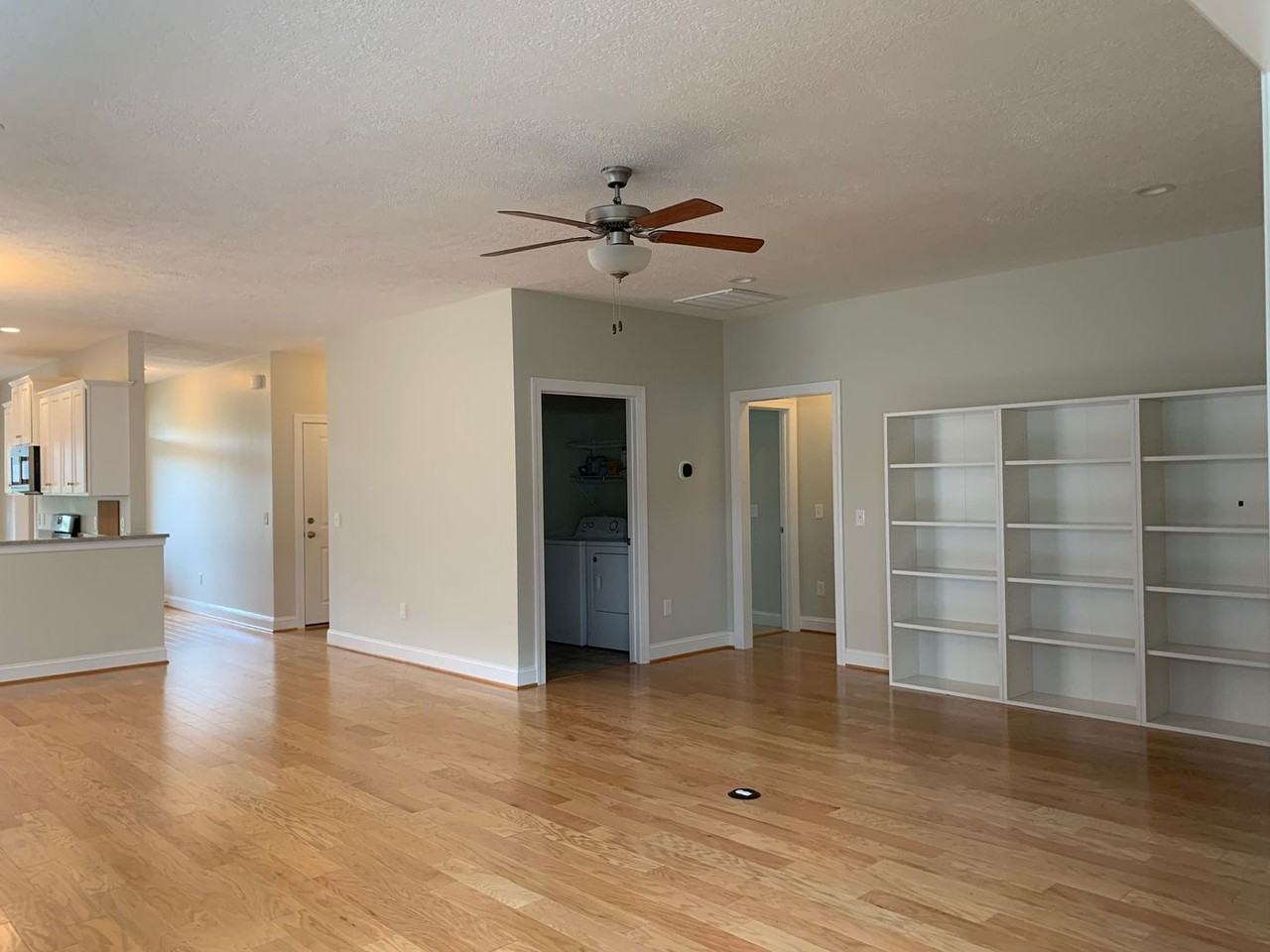 250 Wynwood Cir - Photo 5 of 15