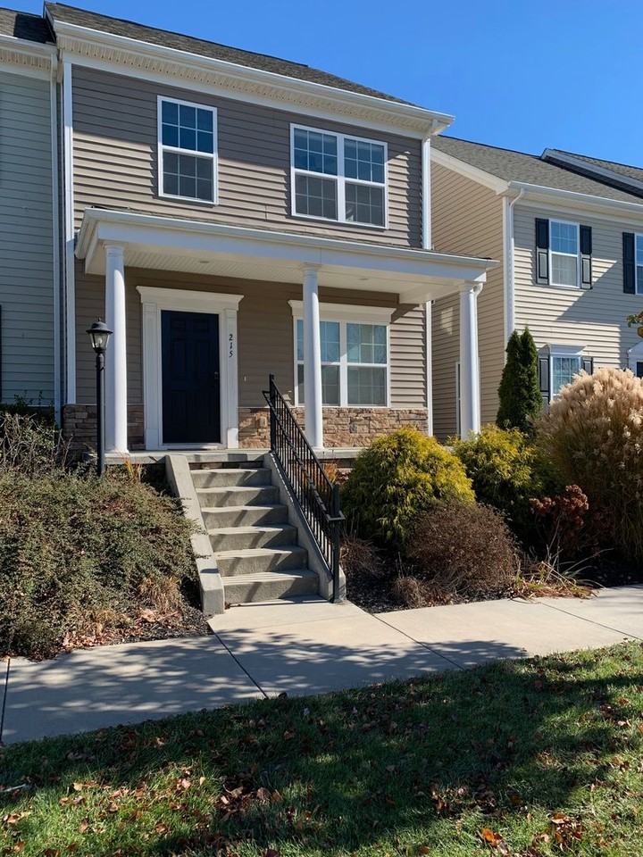 215 Phoenix Blvd Nw - Photo 2 of 16