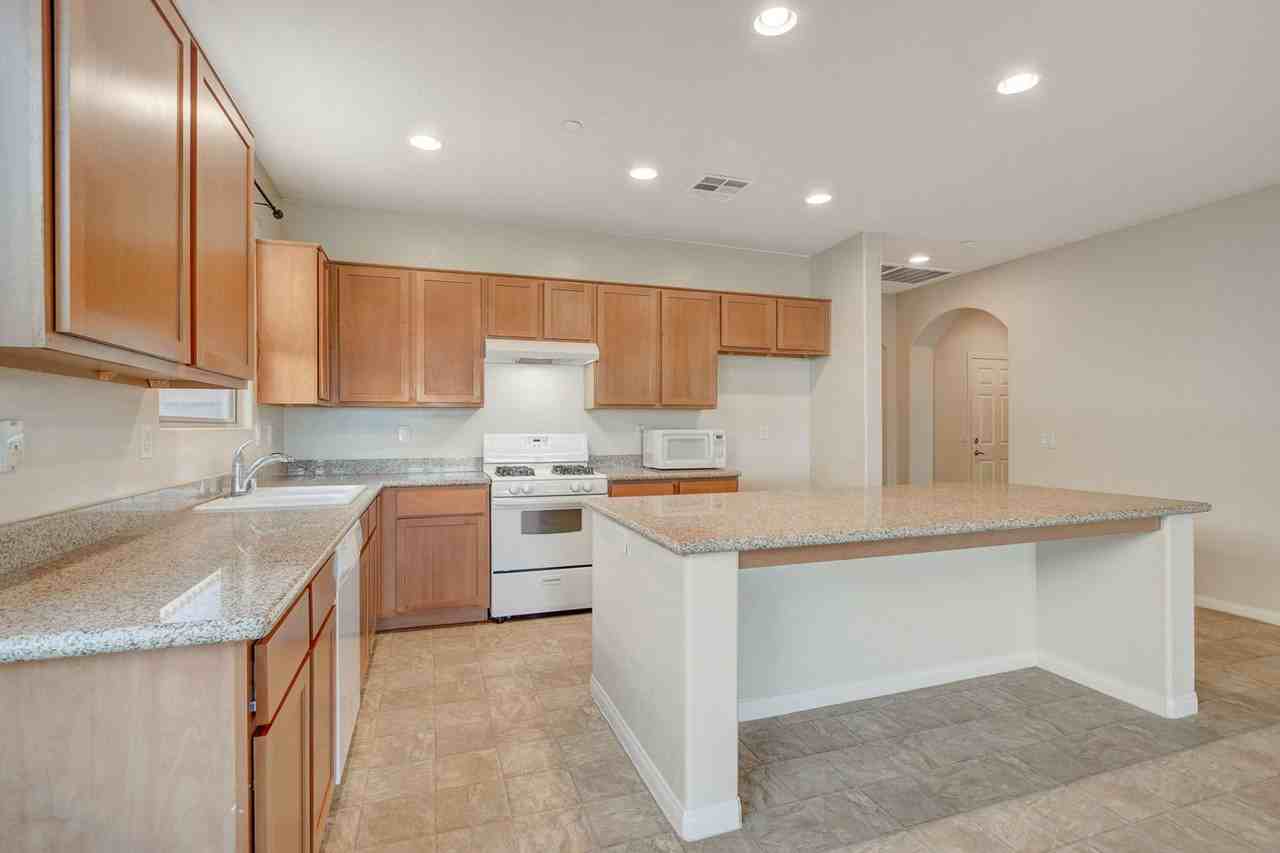 484 Punto Vallata Dr - Photo 7 of 42