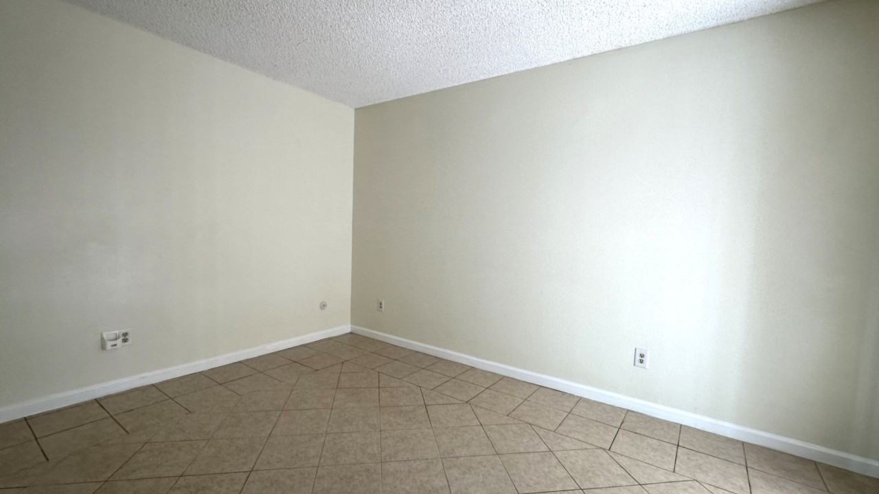 6059 Rancho Mission Rd #101 - Photo 7 of 22