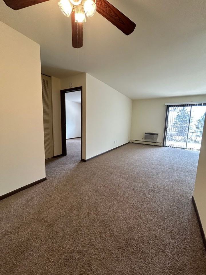 2233 Wyoming Ave - Photo 6 of 10