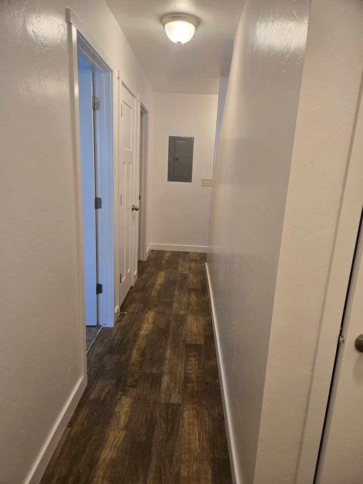 727 E 125 N - Photo 3 of 7