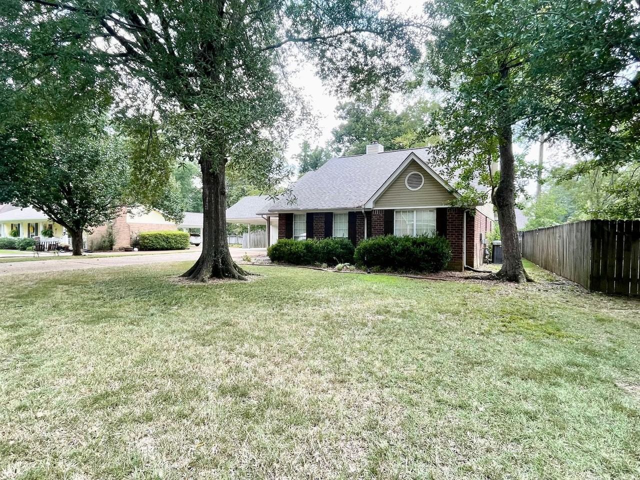 1230 Michael St - Photo 2 of 9