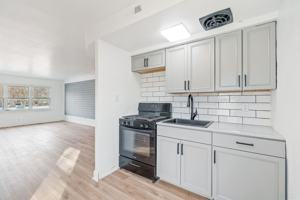 featured image of 209 209 - 215 Parkview Blvd