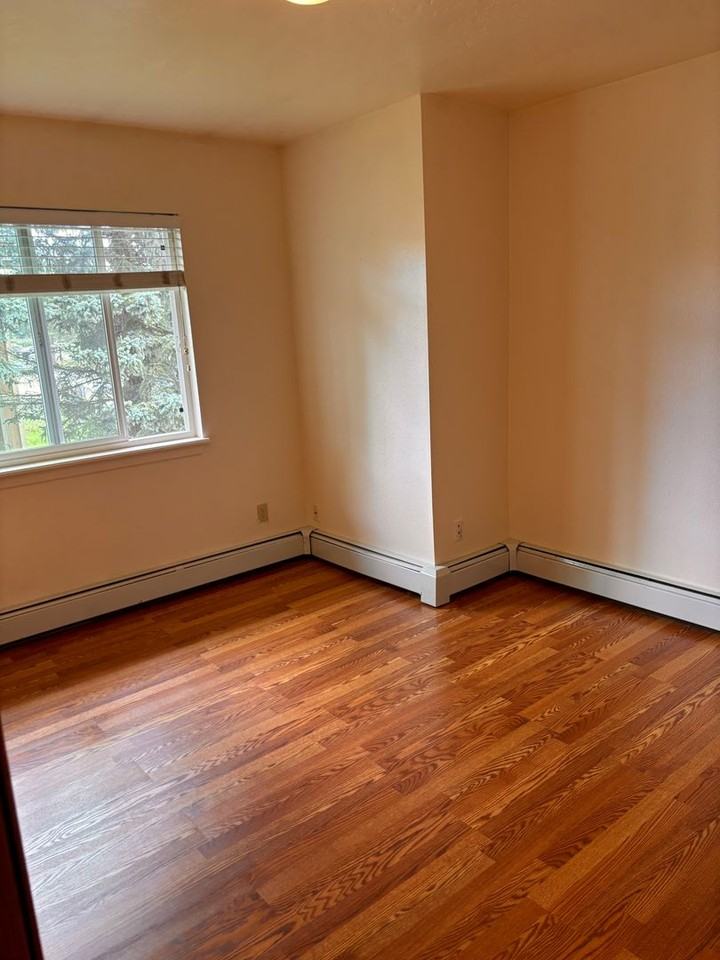 1945 Karluk St - Photo 3 of 8