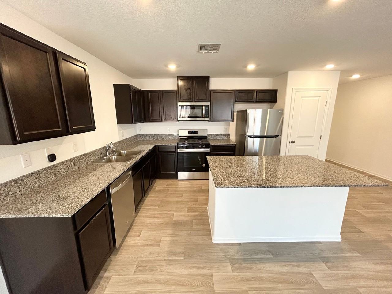 5676 Golden Orchard St - Photo 2 of 17