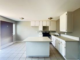 RV T 3761 - Photo 1 of 1