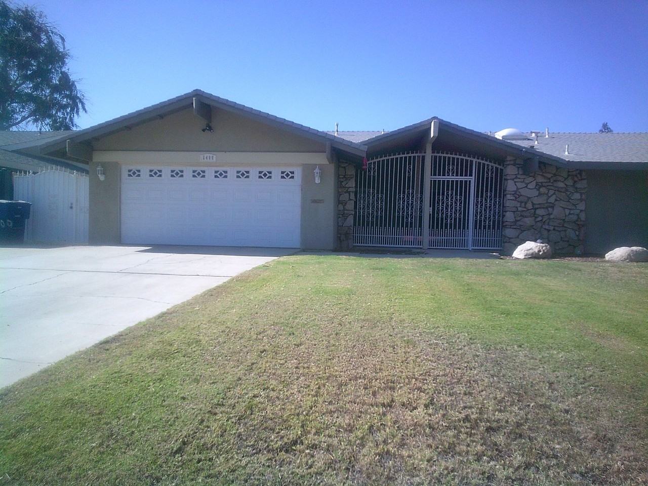 6400 Cochran Dr - Photo 2 of 19