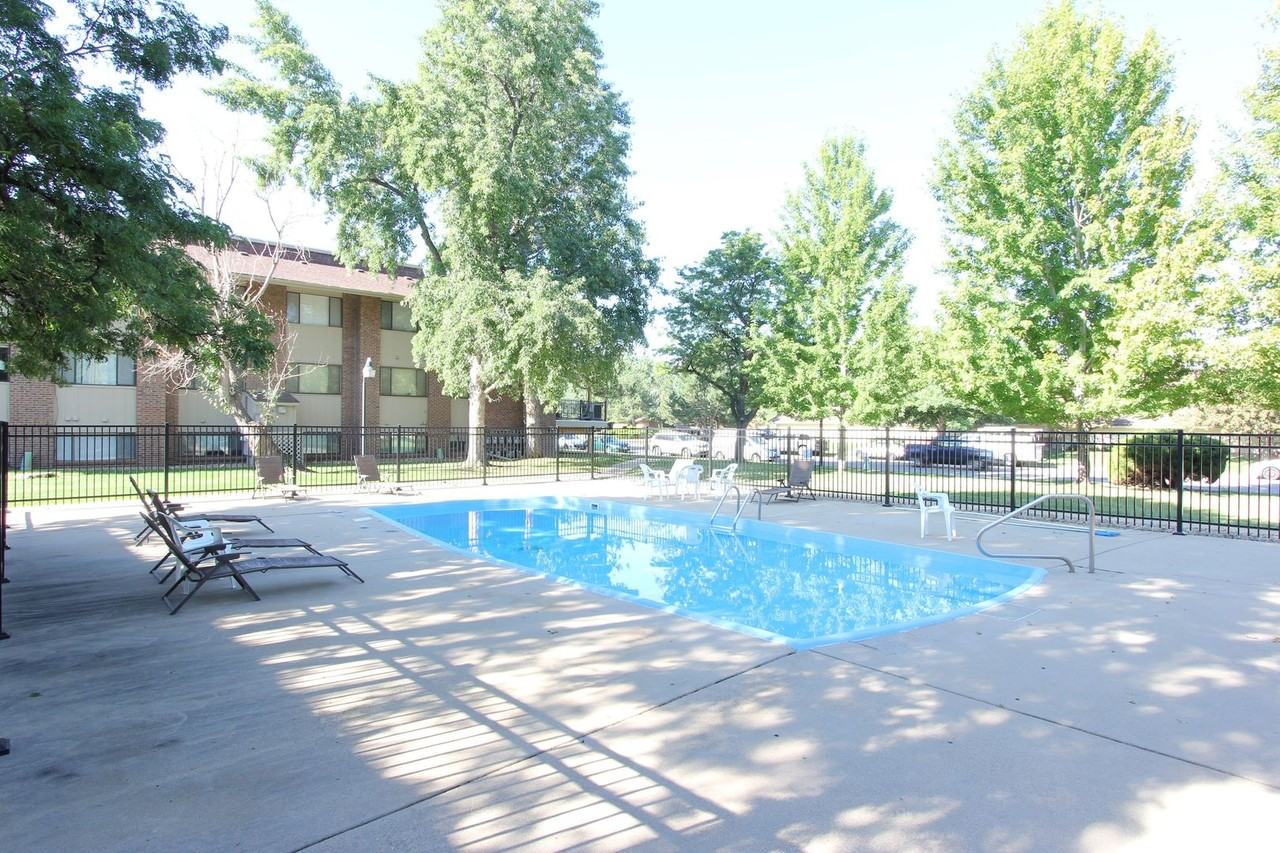 600 Manhattan Dr #C7 - Photo 3 of 23