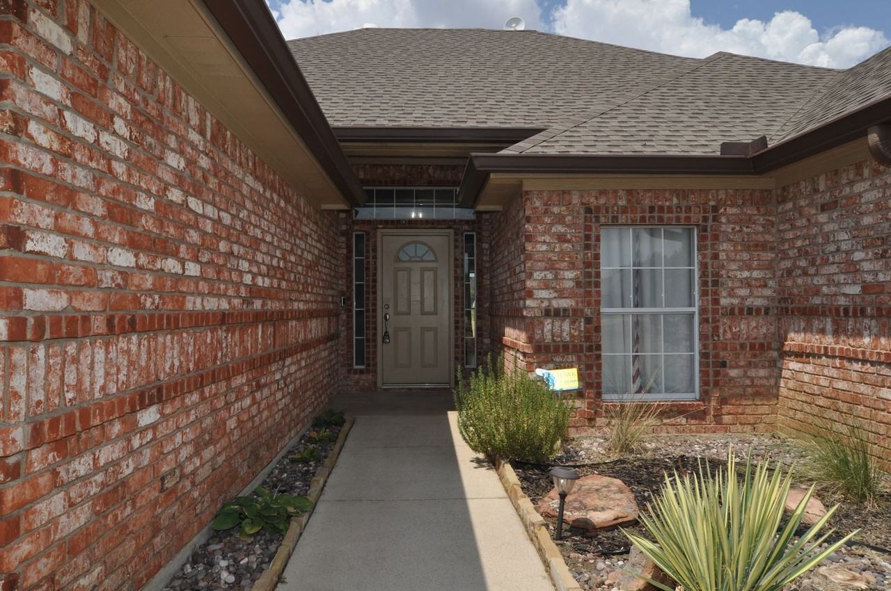 262 Saddlebrook Ct - Photo 2 of 20