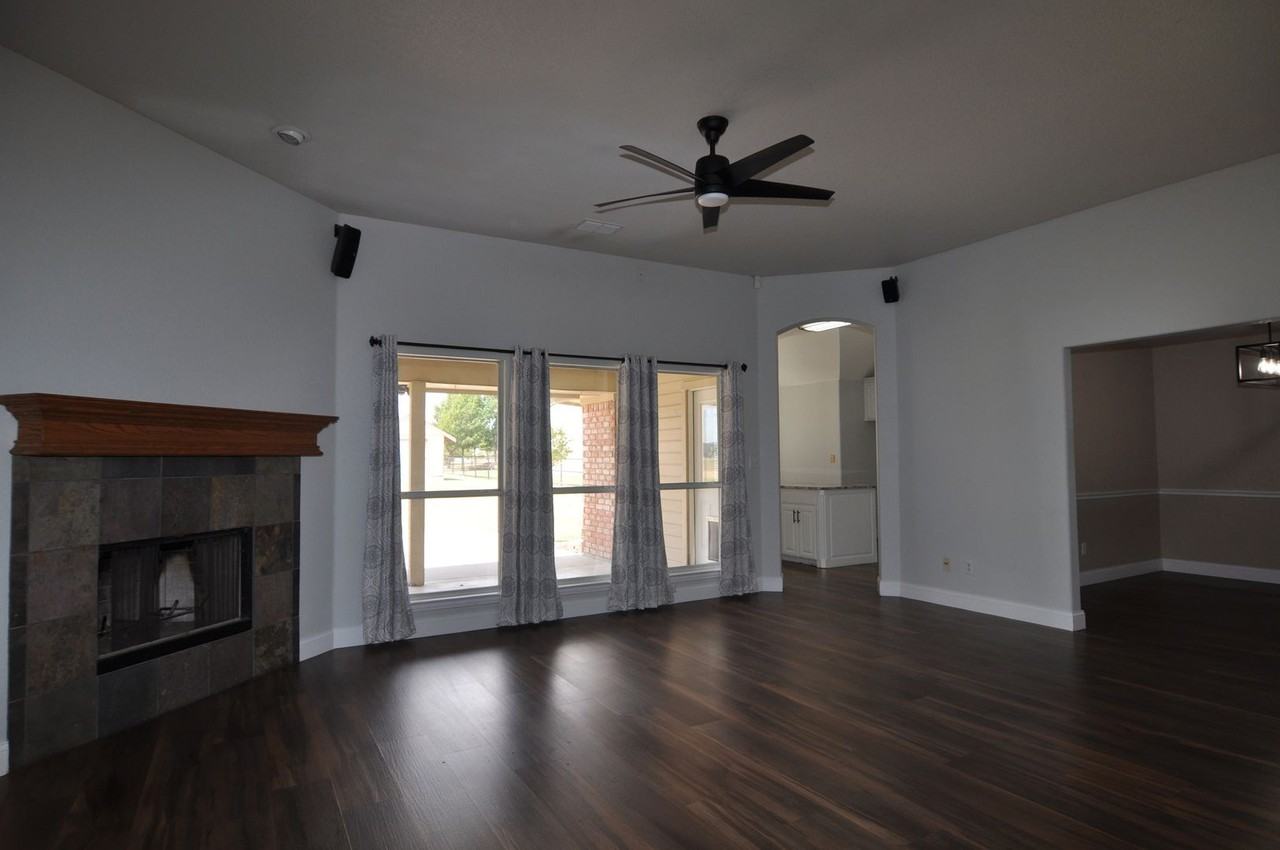 262 Saddlebrook Ct - Photo 3 of 20