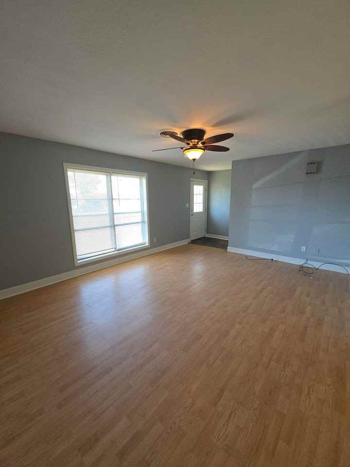 504 Rock St - Photo 3 of 22