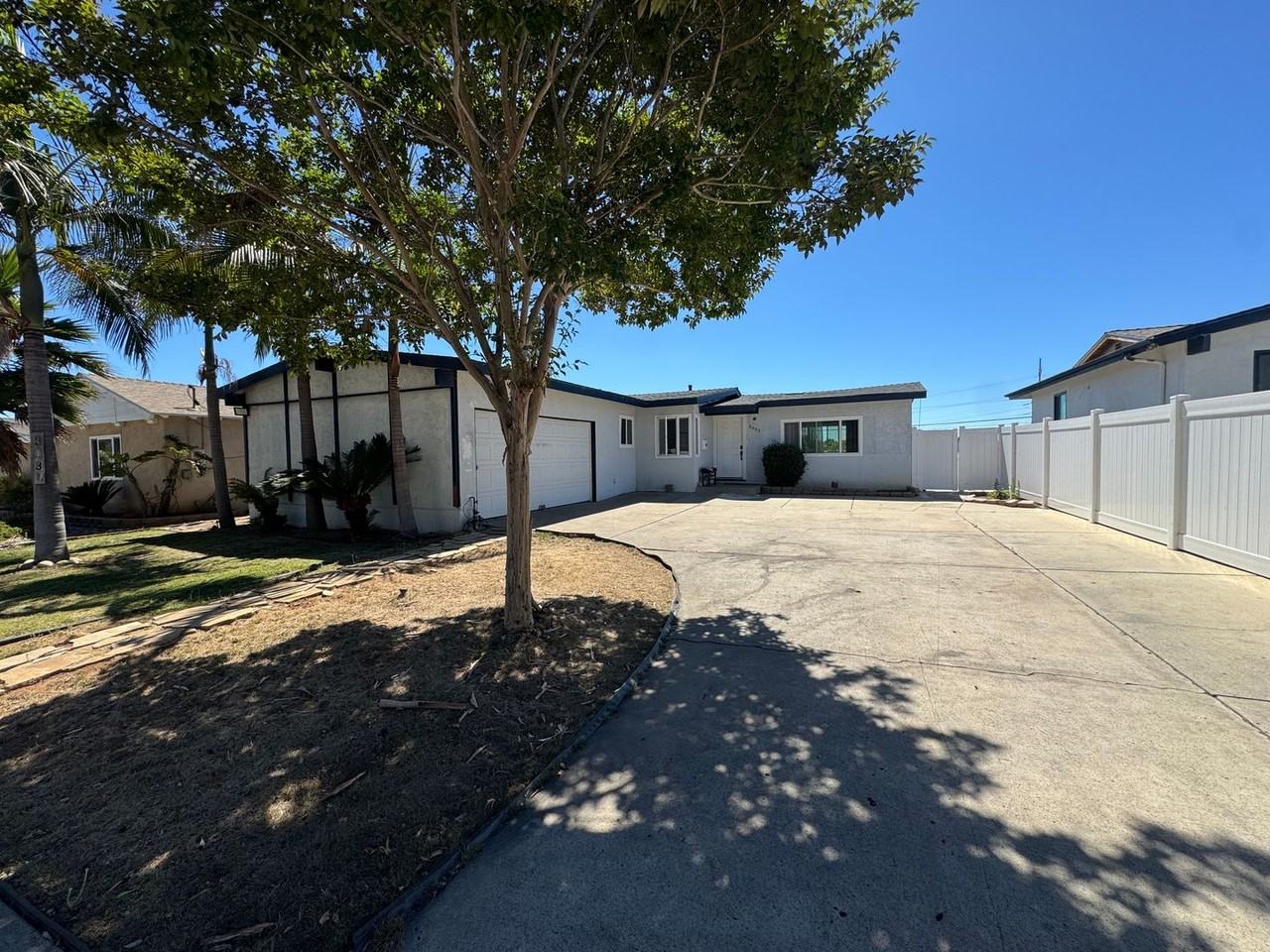 3932 Mount Acadia Blvd - Photo 2 of 24