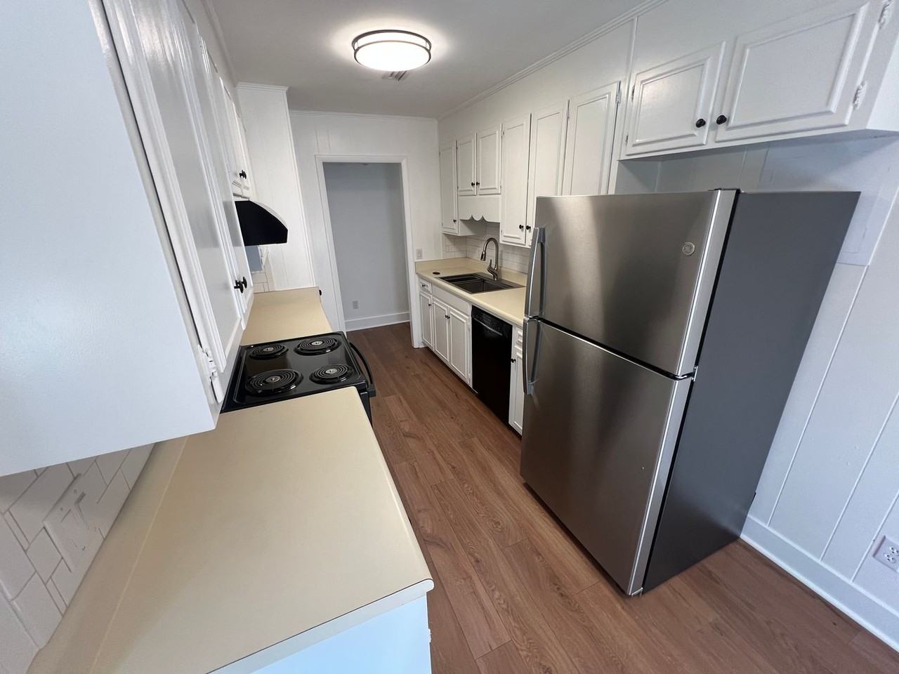 201 Biscayne Dr - Photo 3 of 17