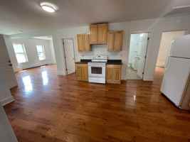 featured image of 129 E Quincy St