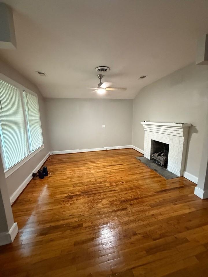 1318 Oak St - Photo 2 of 17