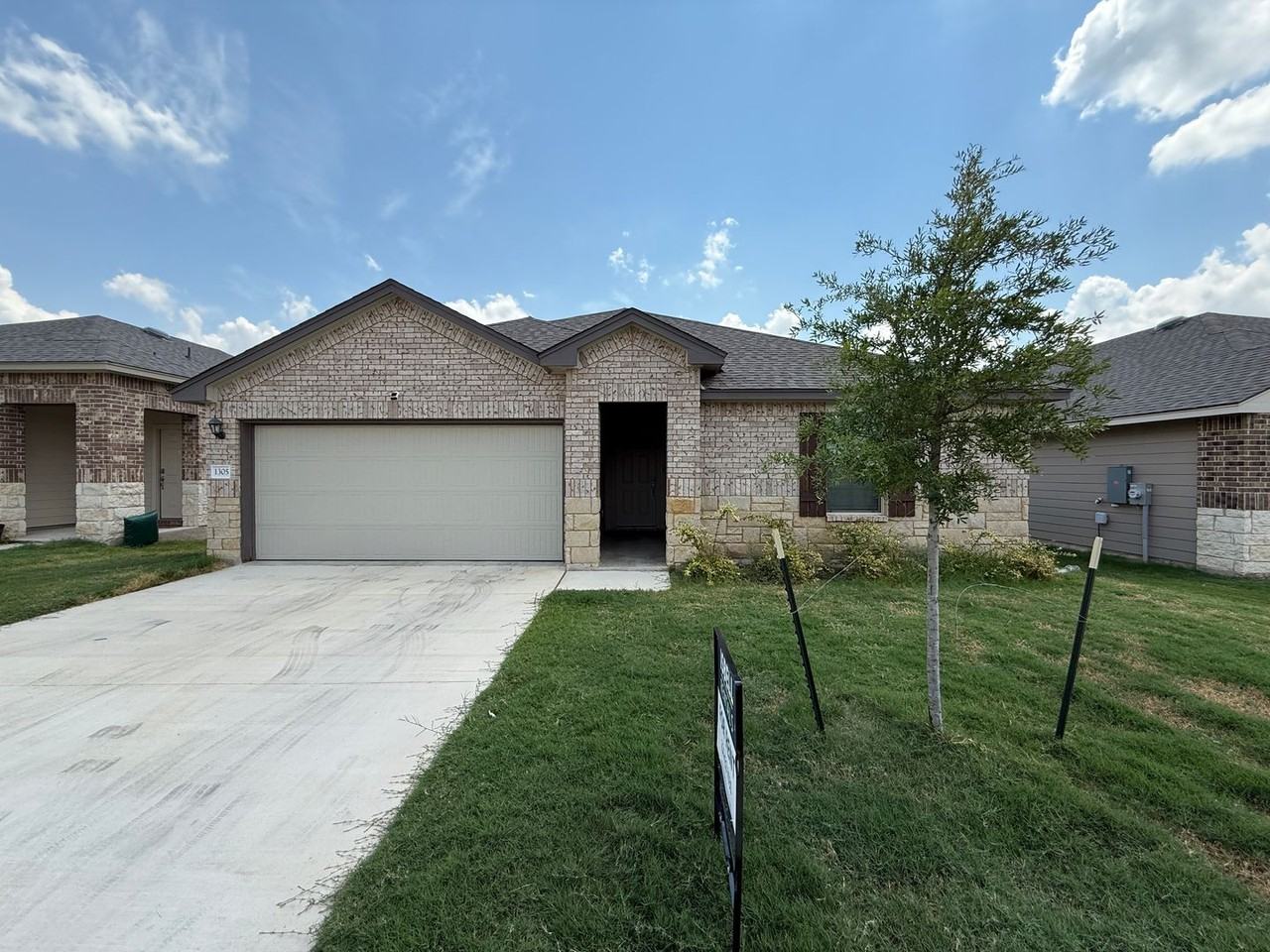 1305 Lindsey Drive - Photo 2 of 2