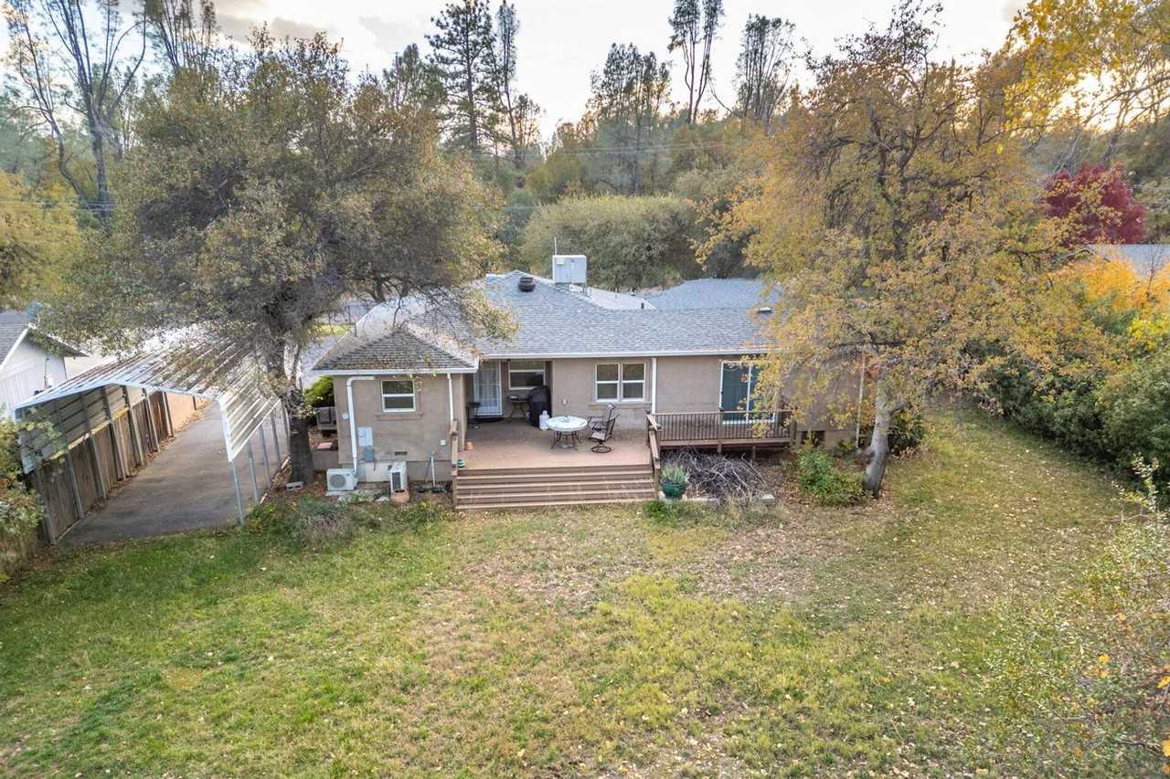 3274 Quartz Hill Rd - Photo 3 of 7