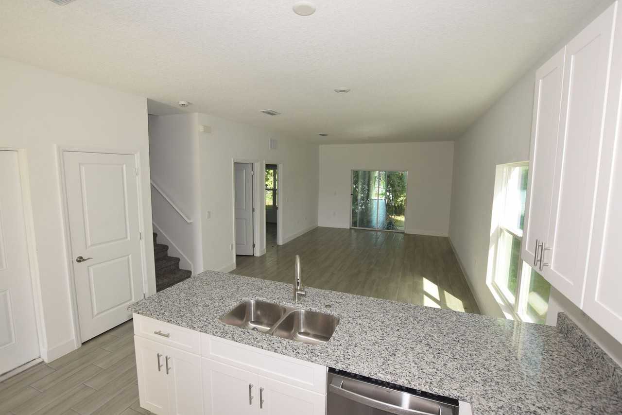 458 Lake Shore Pkwy - Photo 6 of 38