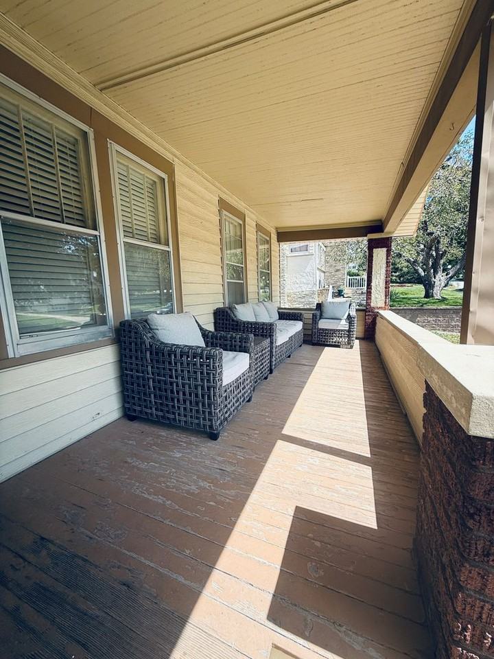 4666 Poppleton Ave - Photo 3 of 13