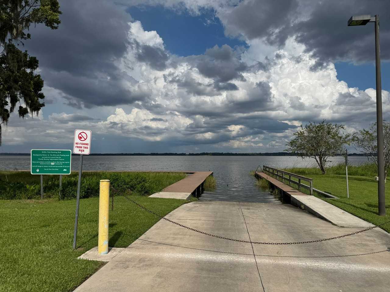 1001 N Lakeshore Blvd - Photo 2 of 19