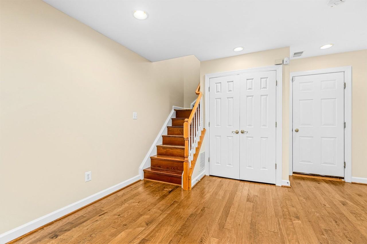 3836 Elmwood Towne Way - Photo 2 of 43