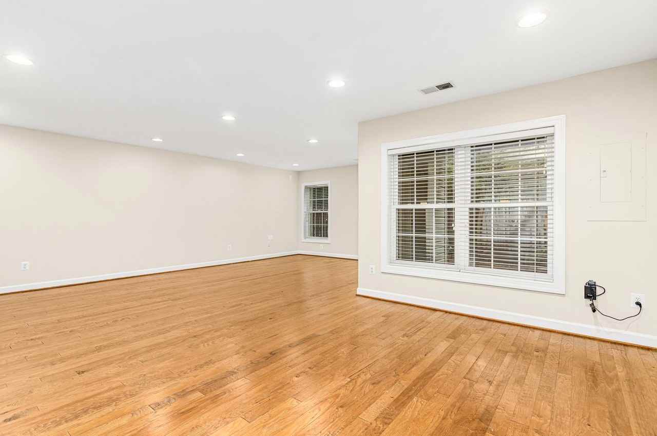 3836 Elmwood Towne Way - Photo 3 of 43