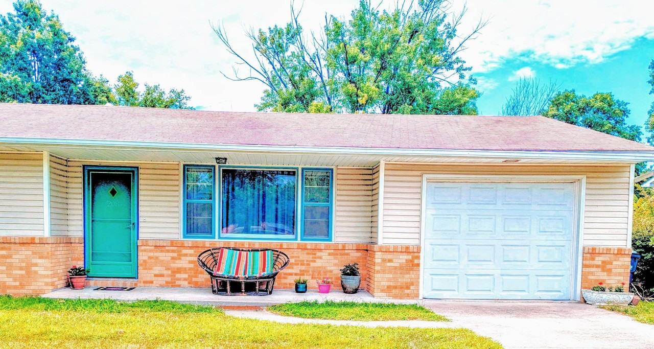 208 Sondra Ave - Photo 2 of 29