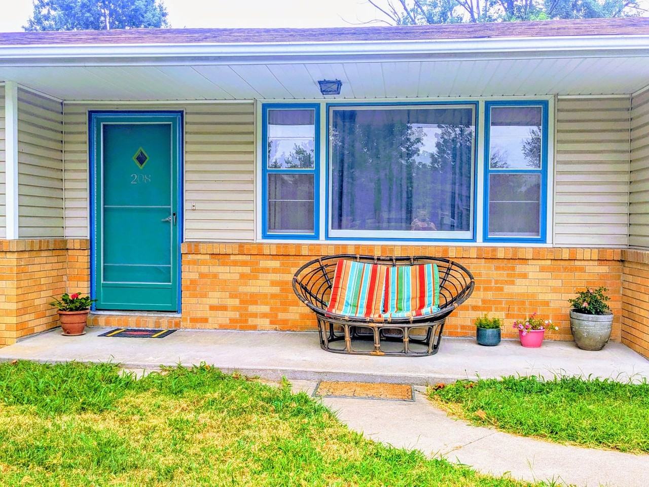 208 Sondra Ave - Photo 3 of 29