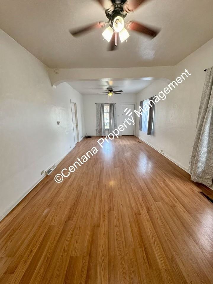1528 A St - Photo 6 of 20