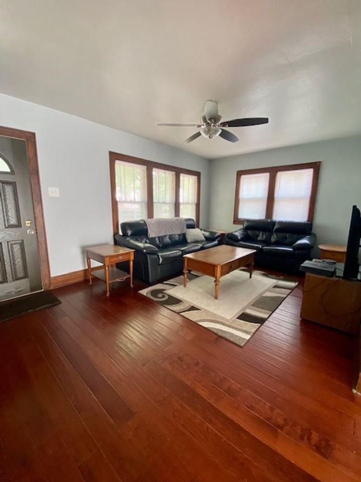709 Phoebe St - Photo 2 of 18