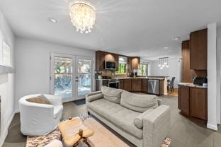 645 S Glencoe St - Photo 1 of 1