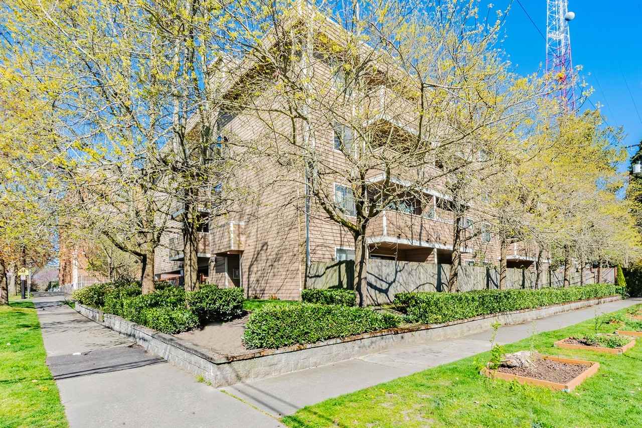 Park Royal Apartments - Photo 3 of 7