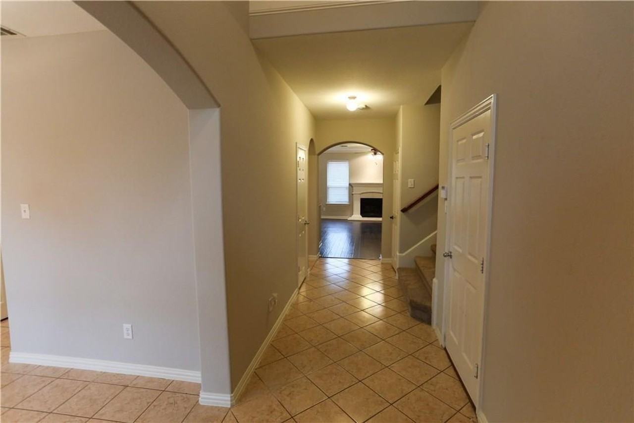 10248 Brenden Dr - Photo 3 of 17