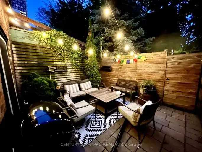 134 Shuter St #1 - Photo 2 of 12