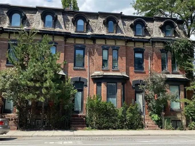 134 Shuter St #1 - Photo 3 of 12