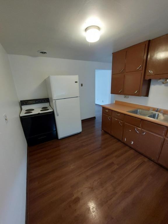1403 Loftsgordon Ave - Photo 3 of 12