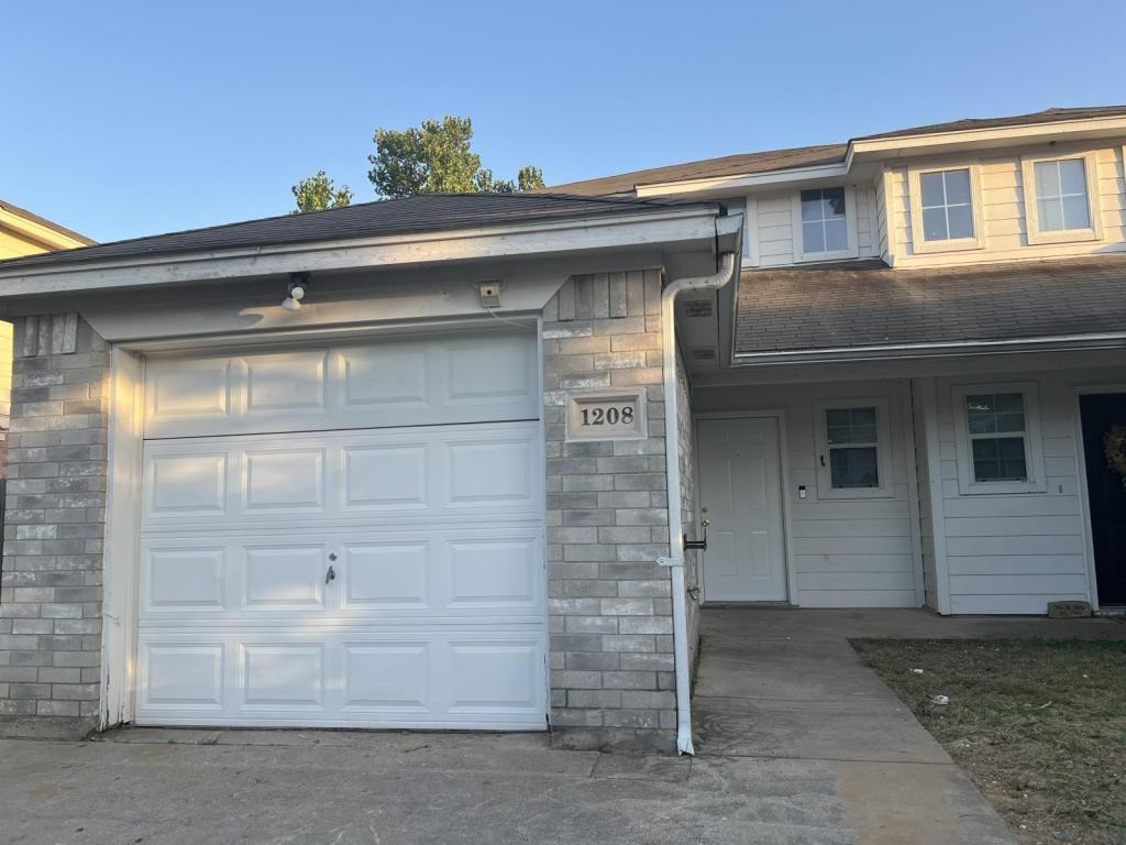 1208 Village Garden Dr