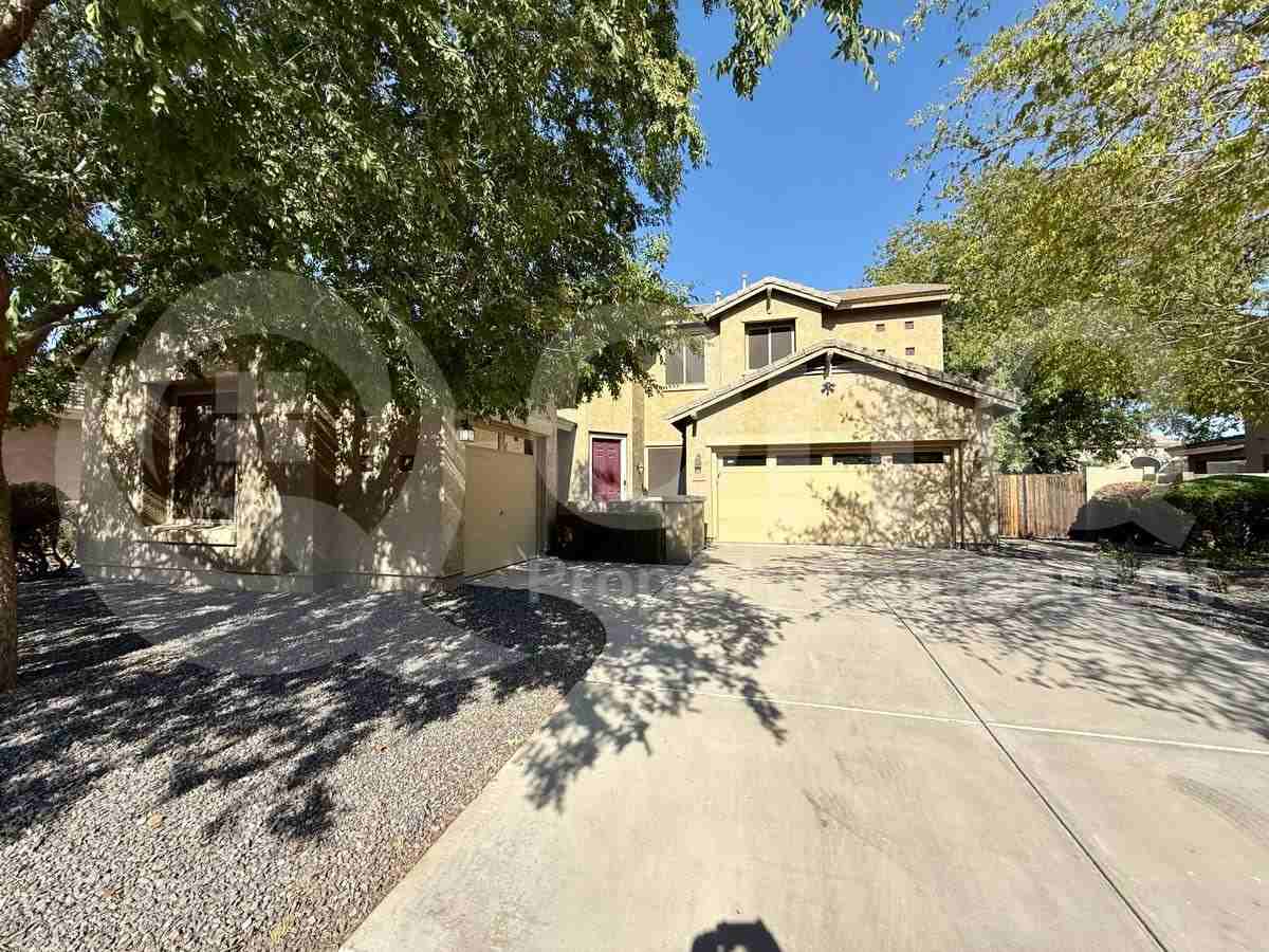 4113 S Wayne Pl - Photo 3 of 10