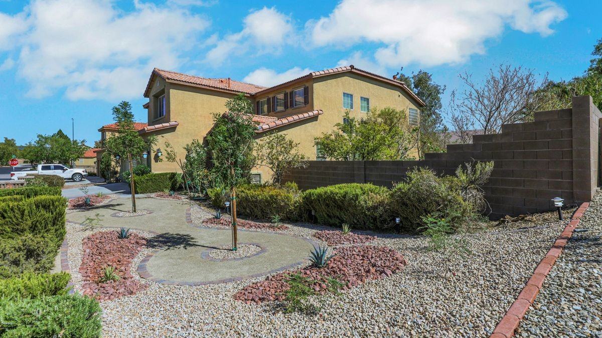 7373 Sundown Glen Ave - Photo 3 of 33