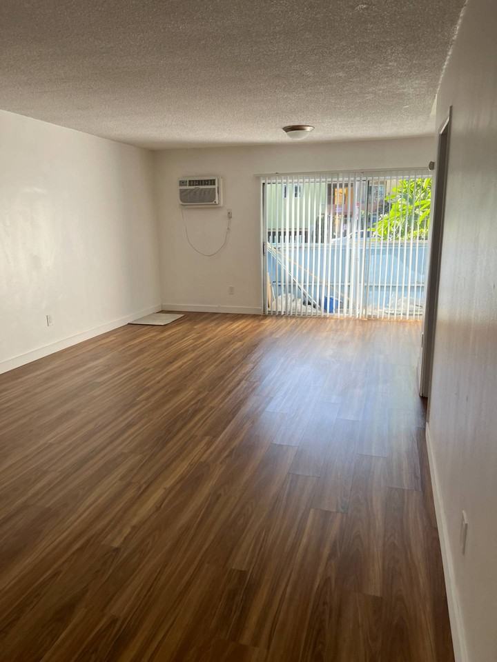 15537 Nordhoff Street #19 - Photo 3 of 10