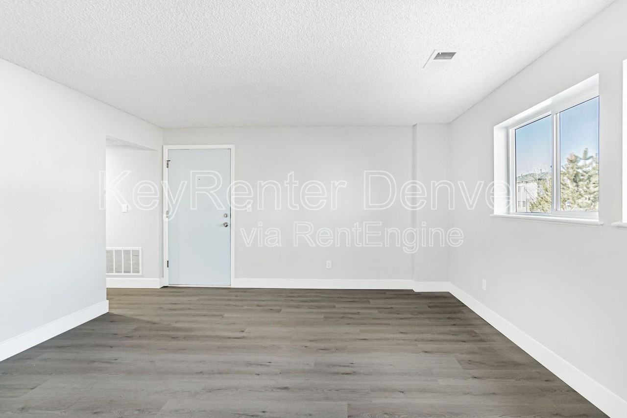 602 South St #C - Photo 4 of 17