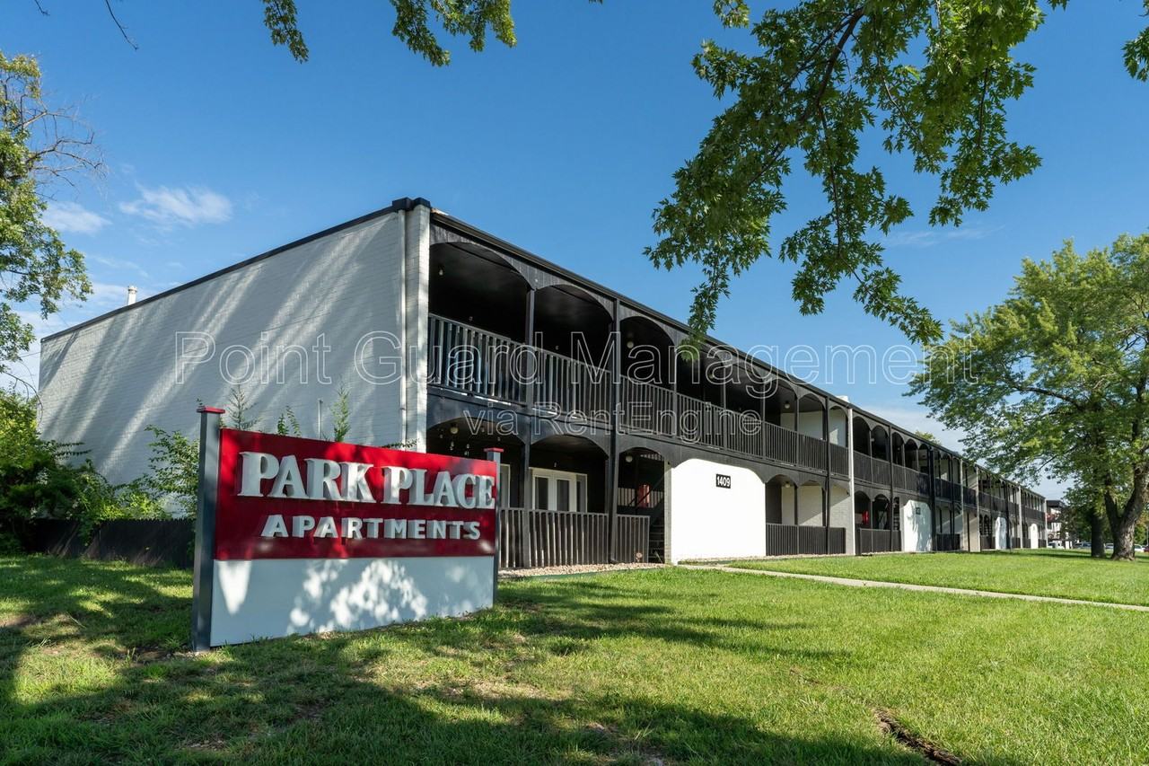 1501 Oxford Pl #4 - Photo 6 of 14